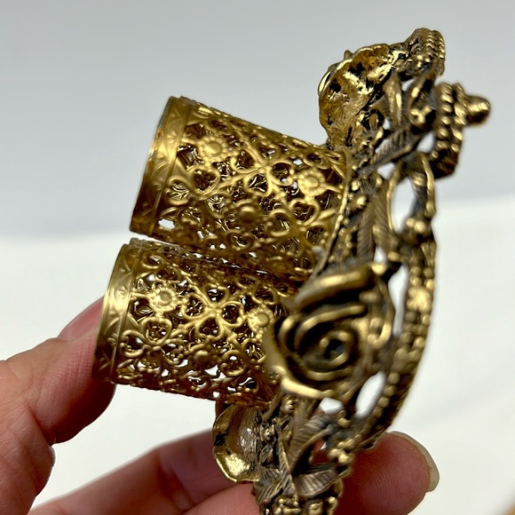 - Retro Hollywood regency style filigree gold tone metal 4 tube lipstick h… - Picture 5 of 5